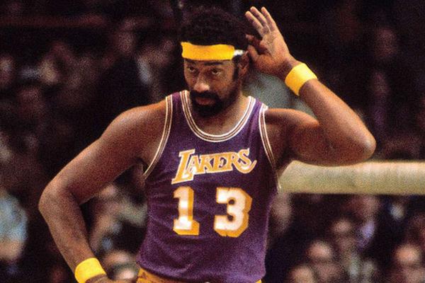 解析亚利桑那响尾蛇队如何通过多元化球员组合在拉丁区建立品牌