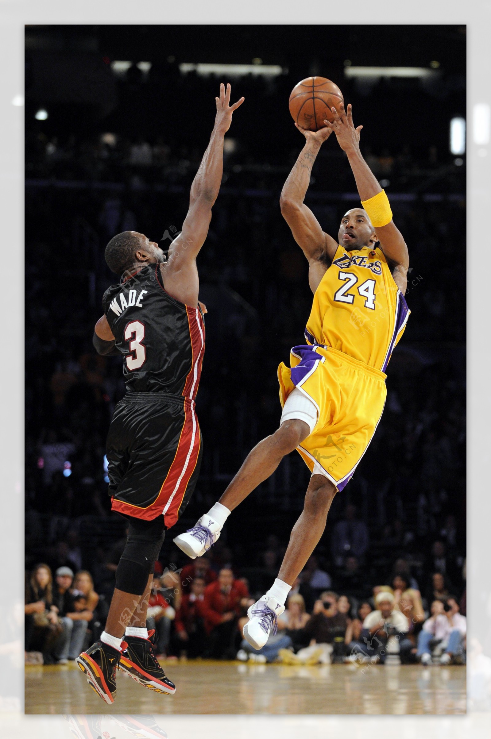 记者：米兰与帕拉蒂奇进行会谈，可能聘请他担任体育总监