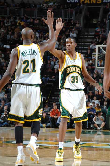 解析辛辛那提红人队如何利用其超级新秀的冲击力建立快速跑阵