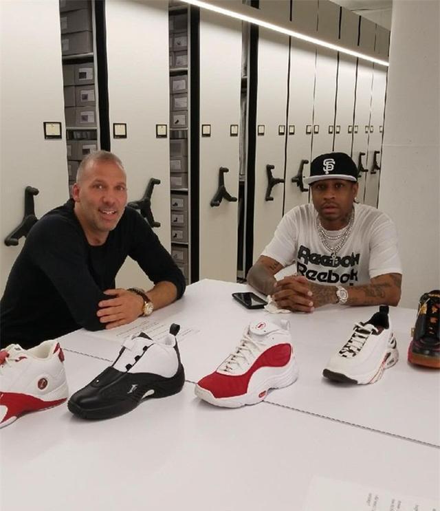 棒球与商业营销：为什么大联盟巨星的签名球棒是收藏界的硬通货