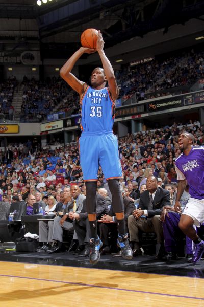 湖人120-114逆转灰熊 球员评价：3人优秀，2人及格，4人低迷