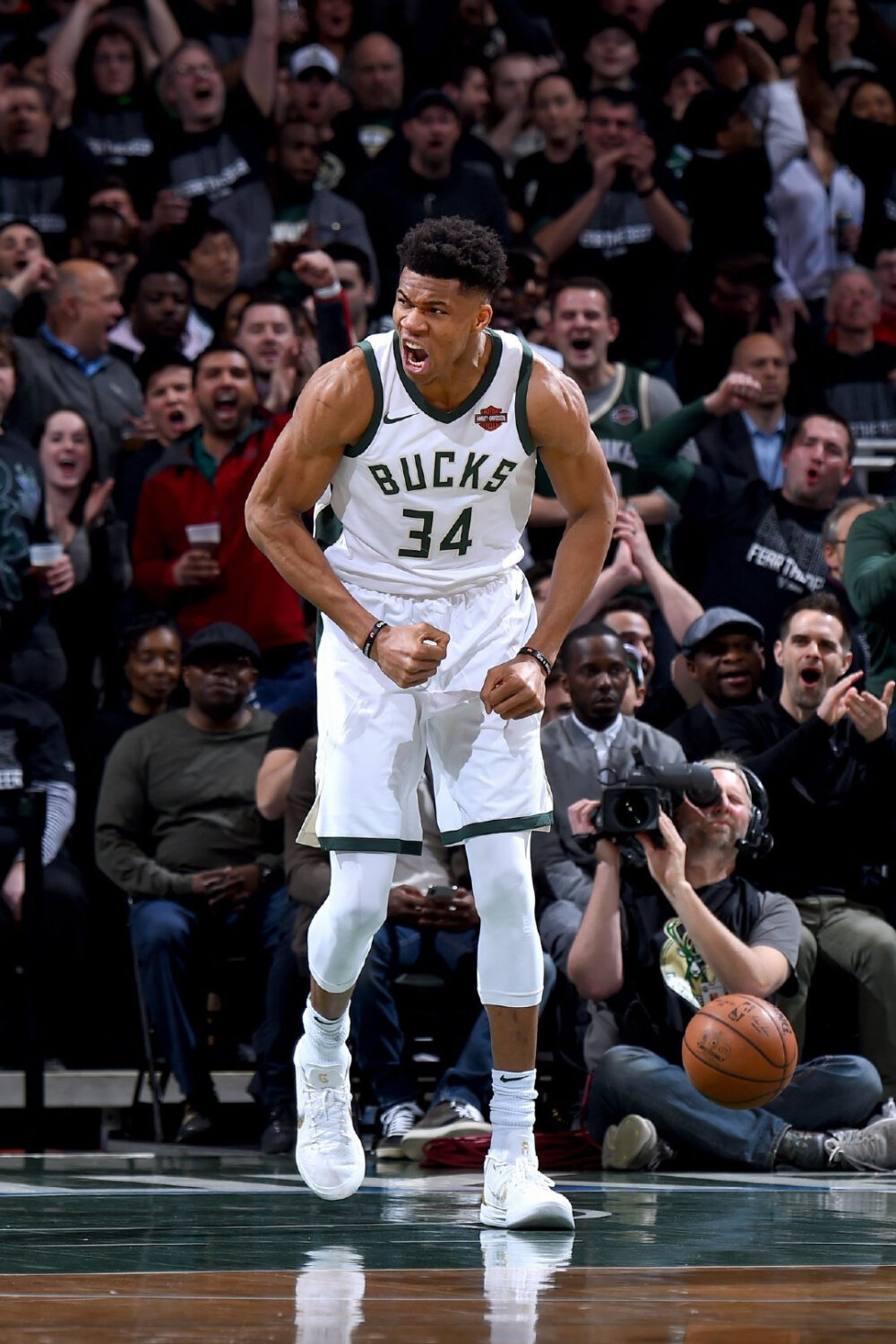 记者：阿隆索昨天没公布名单是在等姆巴佩，强行出战会恶化伤情