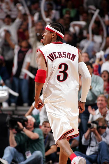 梦幻联动！樊振东与黄老板打乒乓球 互赠球衣和球拍