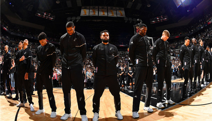 里尔年轻中场布阿迪被多家豪门关注，转会呼声高，期待其未来成为新星。